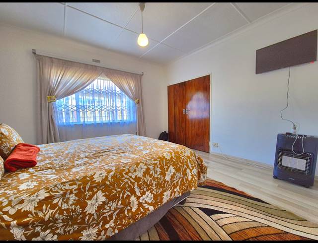 5 BEDROOM HOUSE TO LET IN BRENTHURST